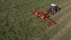 Kreiselheuer beim Zetten | © KUHN Center Schweiz